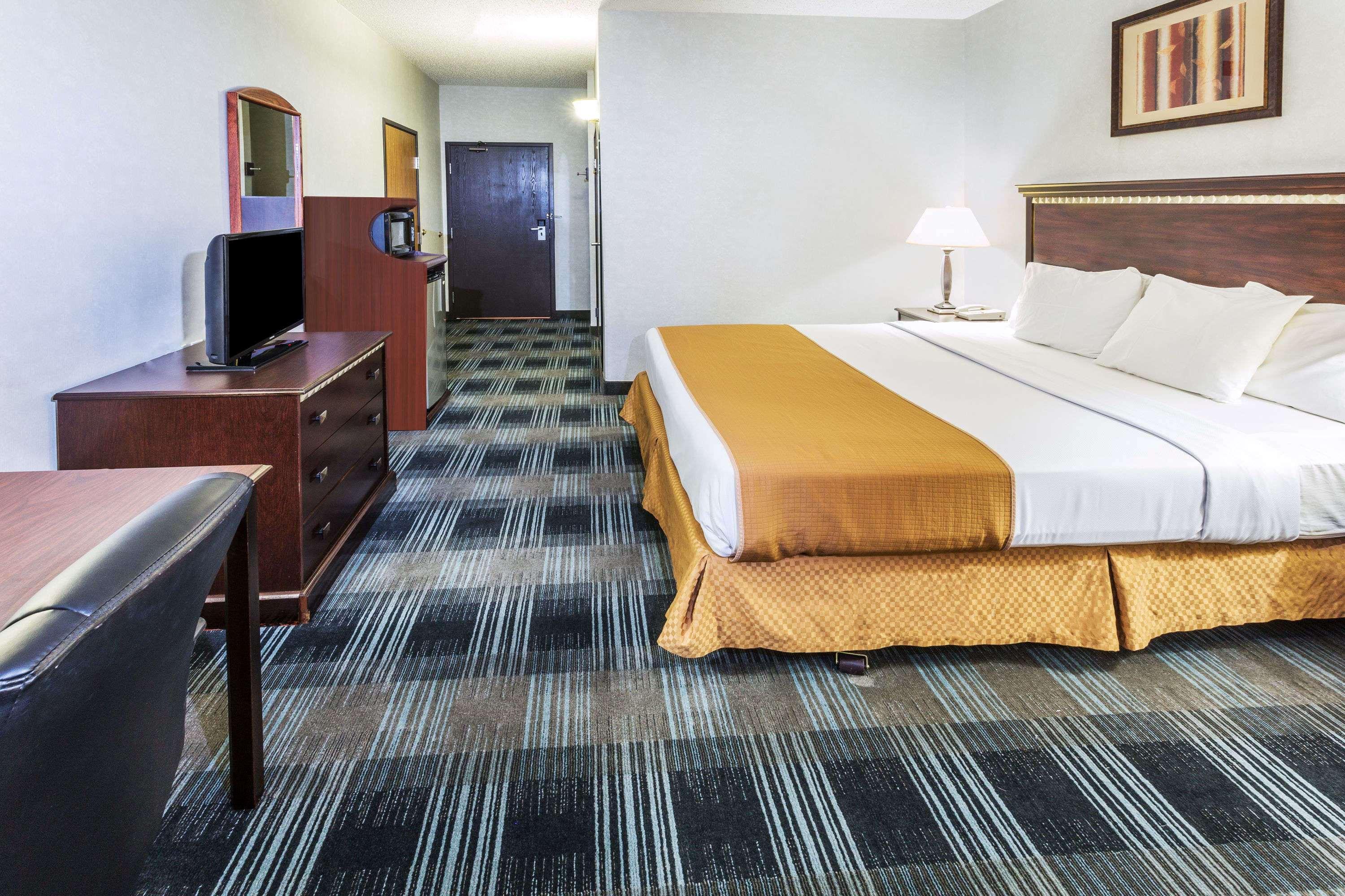 Days Inn & Suites By Wyndham Vancouver Exteriör bild