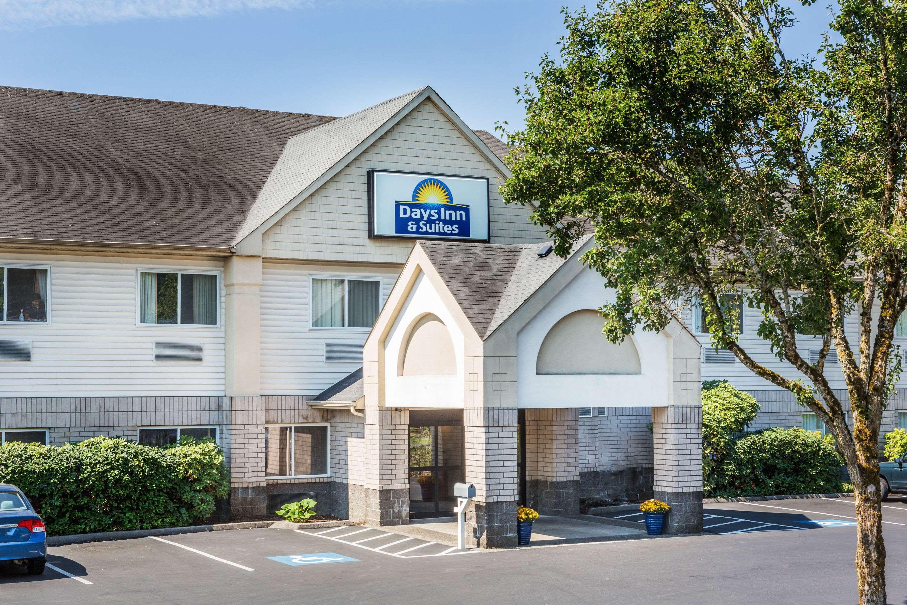 Days Inn & Suites By Wyndham Vancouver Exteriör bild