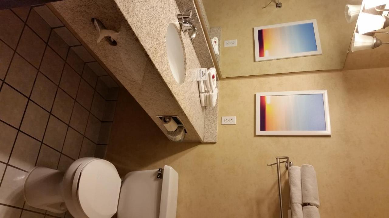 Days Inn & Suites By Wyndham Vancouver Exteriör bild