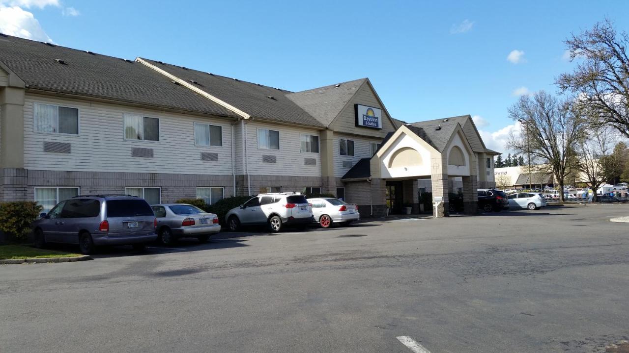 Days Inn & Suites By Wyndham Vancouver Exteriör bild