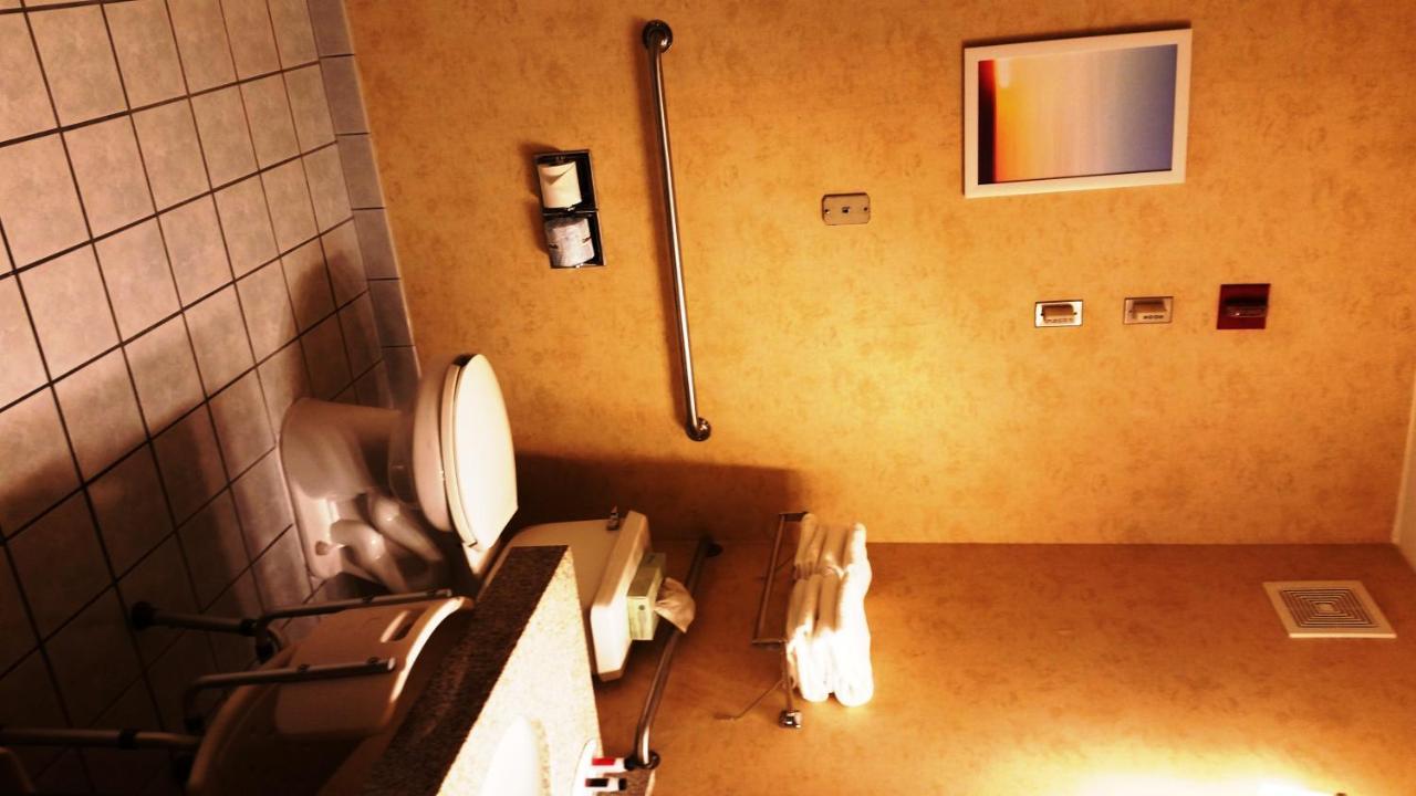 Days Inn & Suites By Wyndham Vancouver Exteriör bild